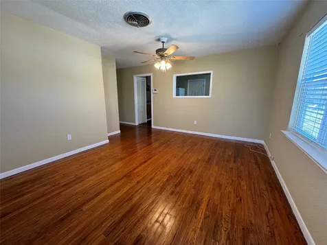 5519 Menard Avenue Galveston TX 77551