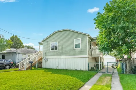 5519 Menard Avenue Galveston TX 77551