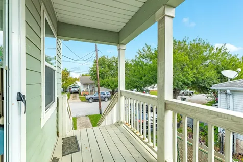 5519 Menard Avenue Galveston TX 77551