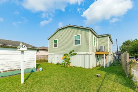5519 Menard Avenue Galveston TX 77551