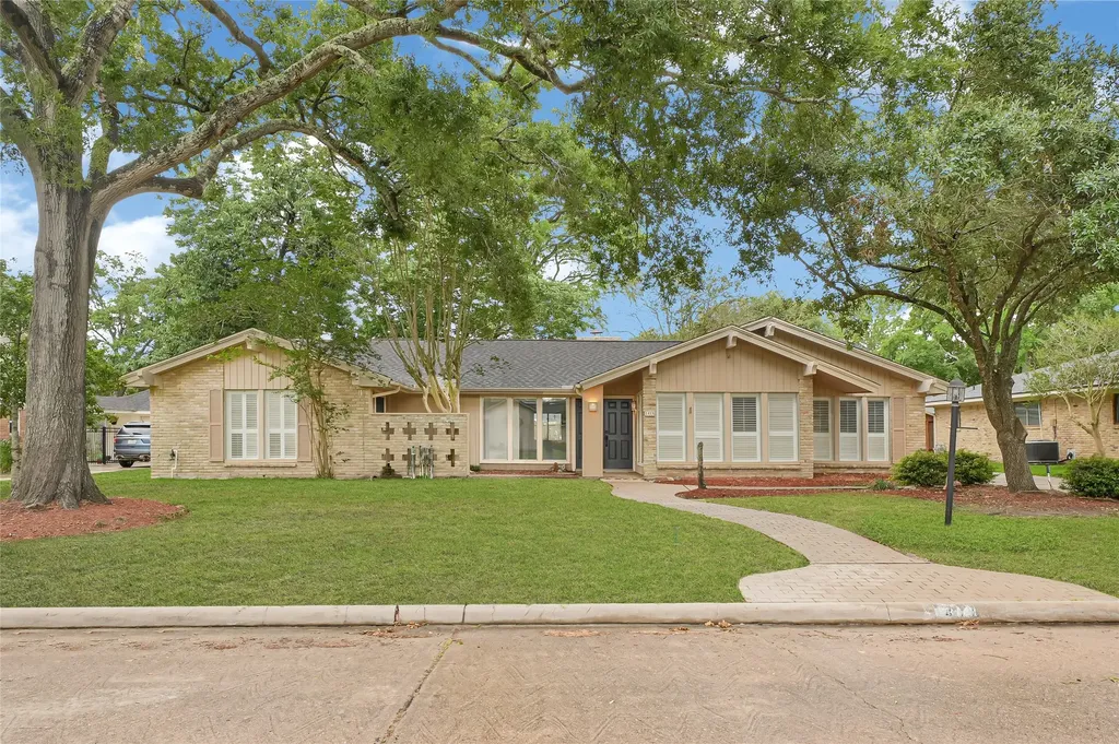 1418 Pirates Cove Houston TX 77058