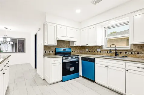 1418 Pirates Cove Houston TX 77058