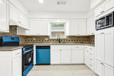 1418 Pirates Cove Houston TX 77058