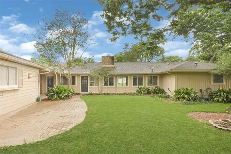 1418 Pirates Cove Houston TX 77058