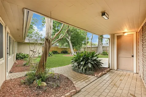1418 Pirates Cove Houston TX 77058