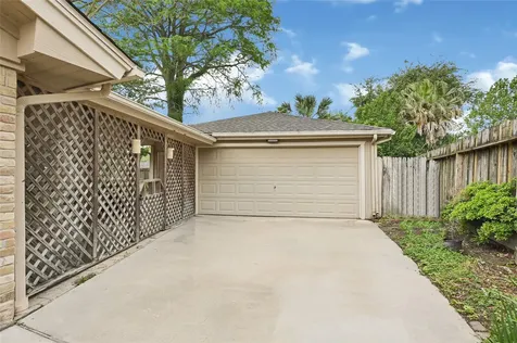 1418 Pirates Cove Houston TX 77058
