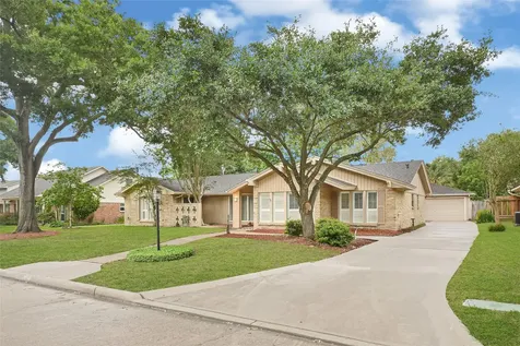 1418 Pirates Cove Houston TX 77058