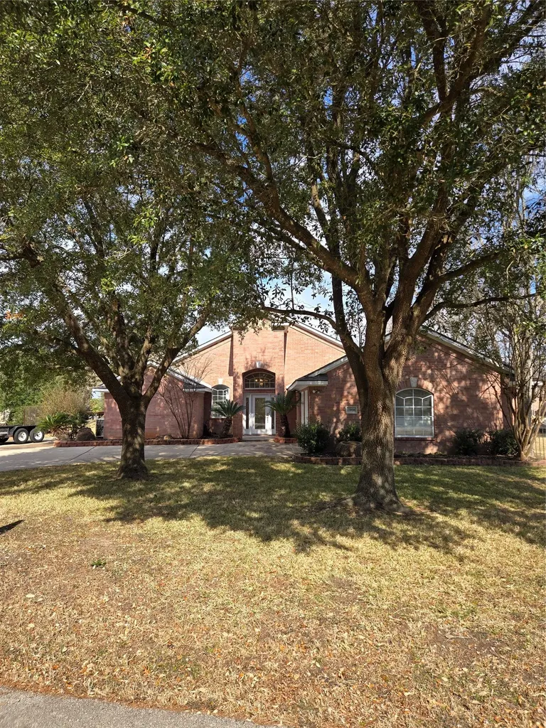 13998 Shoreline Drive Willis TX 77318