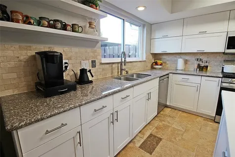 10386 Hammerly Boulevard 32 Houston TX 77043
