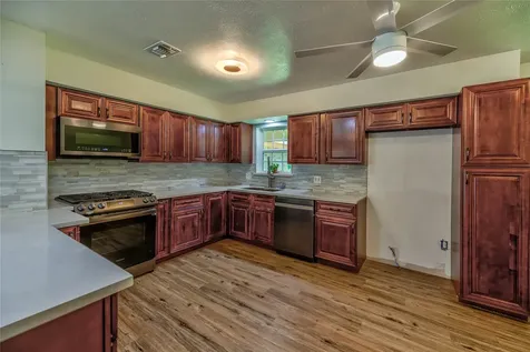 3003 Paul Knox Street Huntsville TX 77320