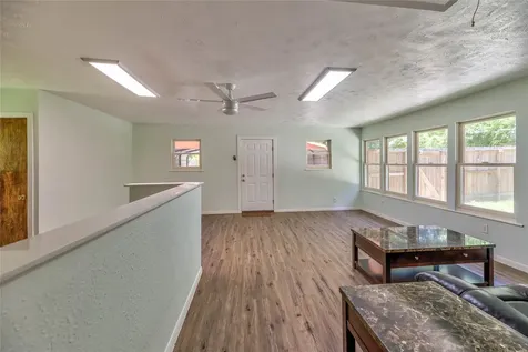 3003 Paul Knox Street Huntsville TX 77320