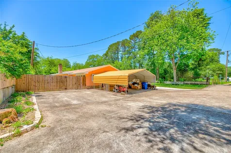 3003 Paul Knox Street Huntsville TX 77320
