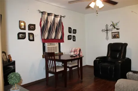 1203 Egypt Street Houston TX 77009