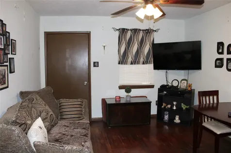 1203 Egypt Street Houston TX 77009