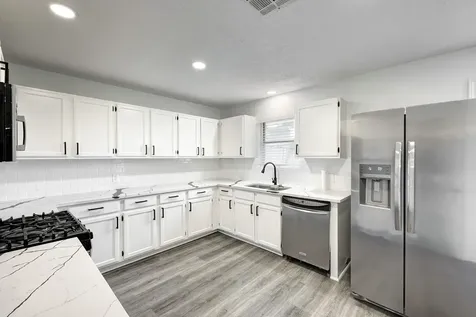 1934 Woodvine Drive Houston TX 77055