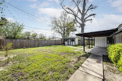 1934 Woodvine Drive Houston TX 77055