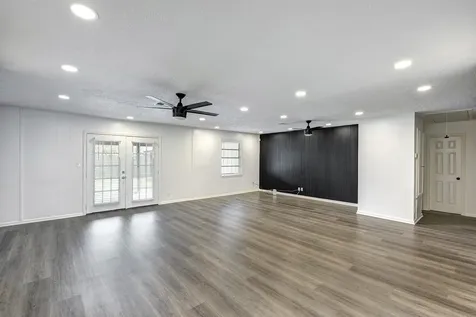 1934 Woodvine Drive Houston TX 77055