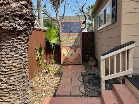 1212 10th Street Galveston TX 77550