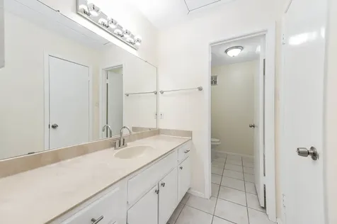14515 Wunderlich Drive 812 Houston TX 77069