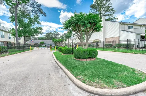 14515 Wunderlich Drive 812 Houston TX 77069