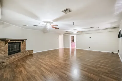 300 N Market Street Louise TX 77455