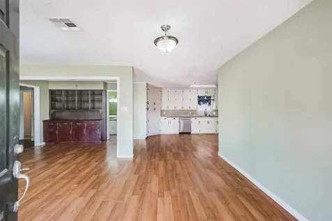 300 N Market Street Louise TX 77455