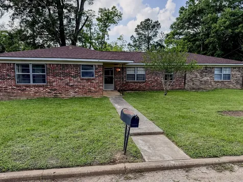 109 Lakeway Drive Crockett TX 75835