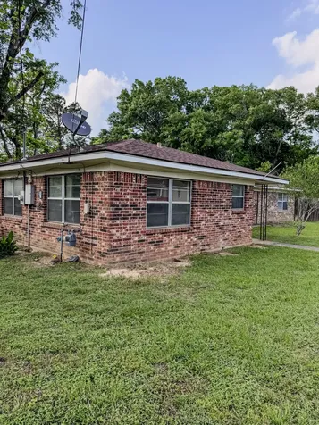 109 Lakeway Drive Crockett TX 75835