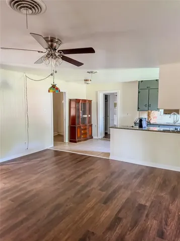 109 Lakeway Drive Crockett TX 75835