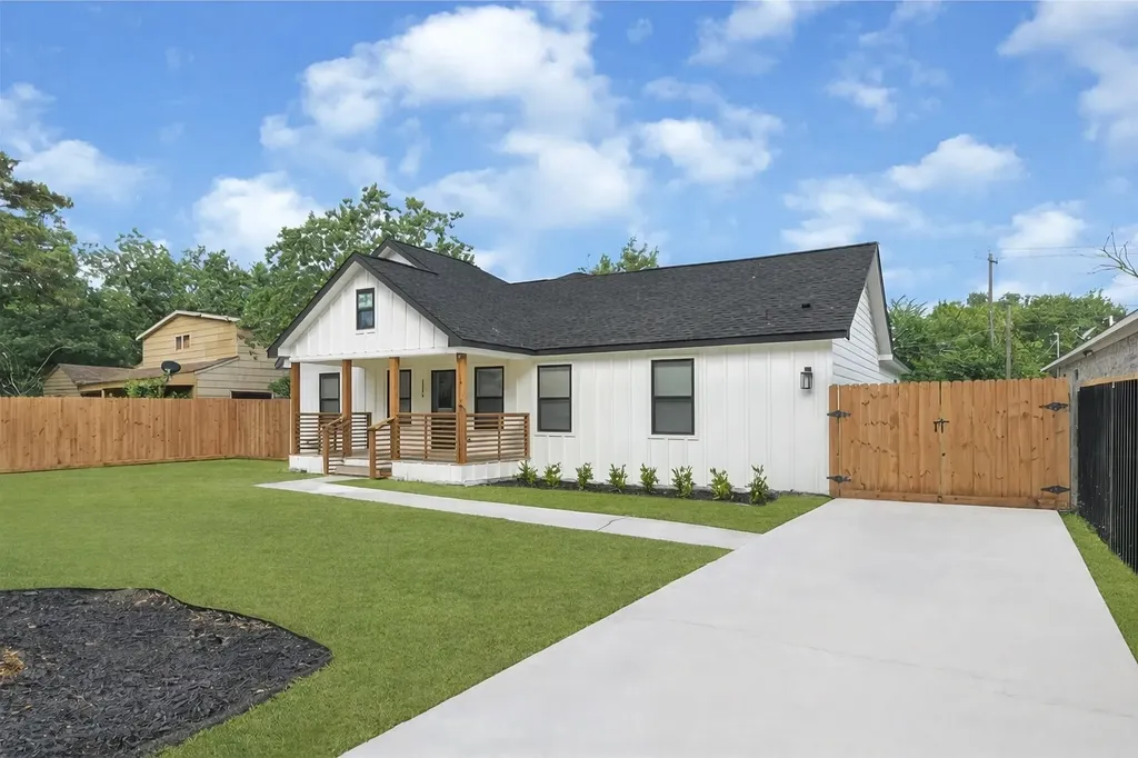 1008 Danube Street Houston TX 77051