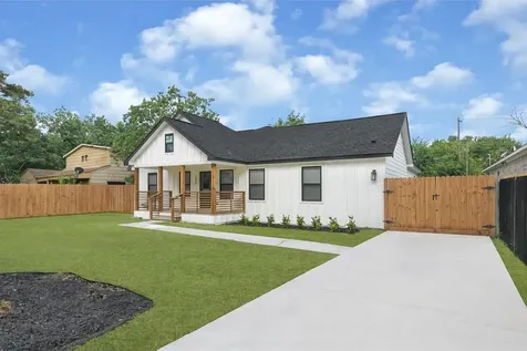 1008 Danube Street Houston TX 77051