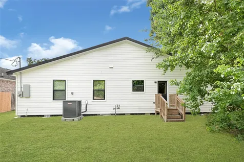 1008 Danube Street Houston TX 77051