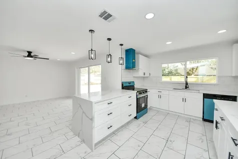 1418 San Sebastian Lane Nassau Bay TX 77058