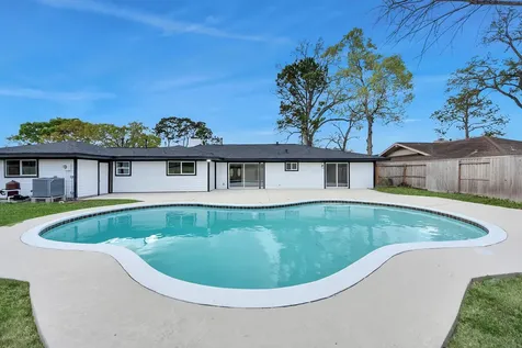 1418 San Sebastian Lane Nassau Bay TX 77058