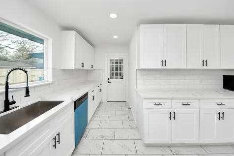 1418 San Sebastian Lane Nassau Bay TX 77058