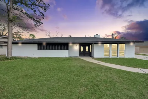 1418 San Sebastian Lane Nassau Bay TX 77058