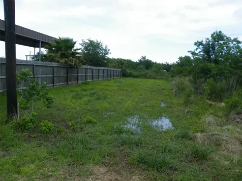 729 17th Street Dickinson TX 77539