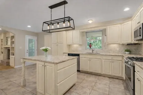 10205 Fostoria Road Cleveland TX 77328