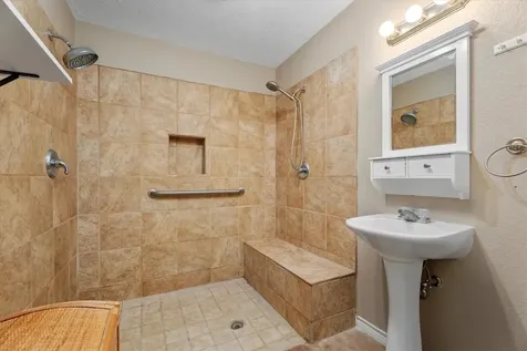 10205 Fostoria Road Cleveland TX 77328