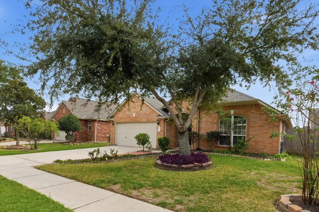 1318 Diamante Drive Pasadena TX 77504