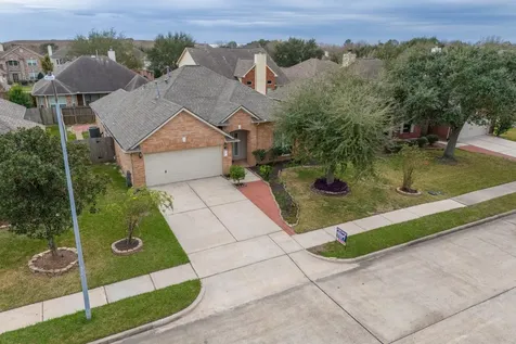 1318 Diamante Drive Pasadena TX 77504