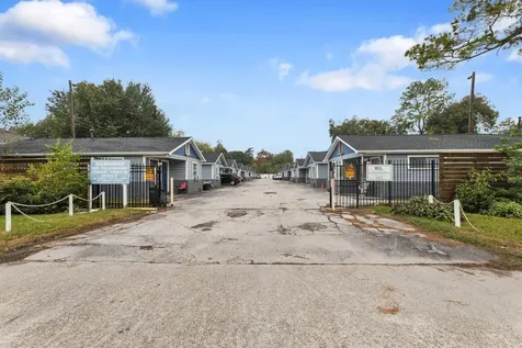 4203 Hirsch Road 14 Houston TX 77026
