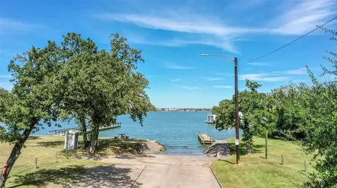 1821 E Winn Street Kemah TX 77565