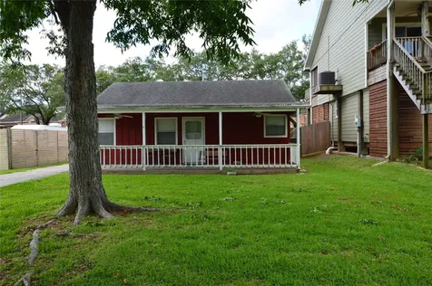 1821 E Winn Street Kemah TX 77565