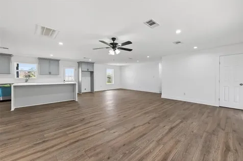 2311 8th Street Liverpool TX 77577