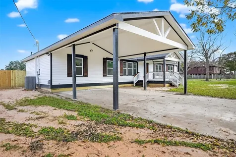 2311 8th Street Liverpool TX 77577