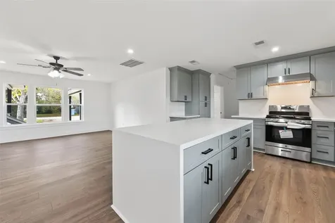 2311 8th Street Liverpool TX 77577
