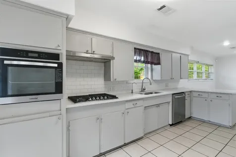 7824 Yucca Drive Texas City TX 77591