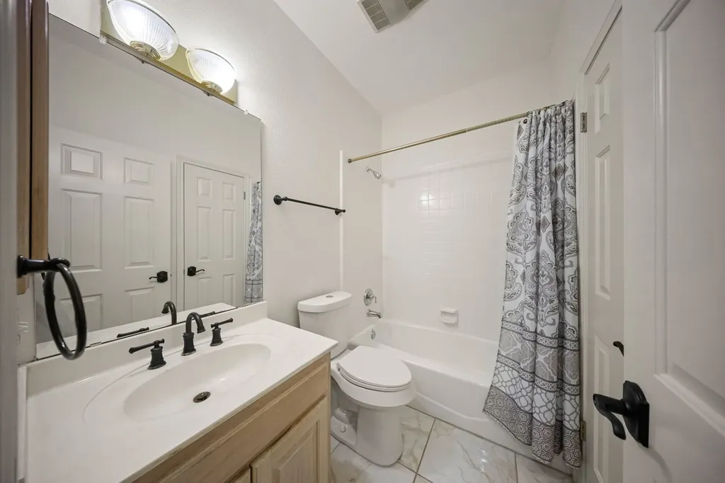 2231 Bentoak Hollow San Antonio TX 78248