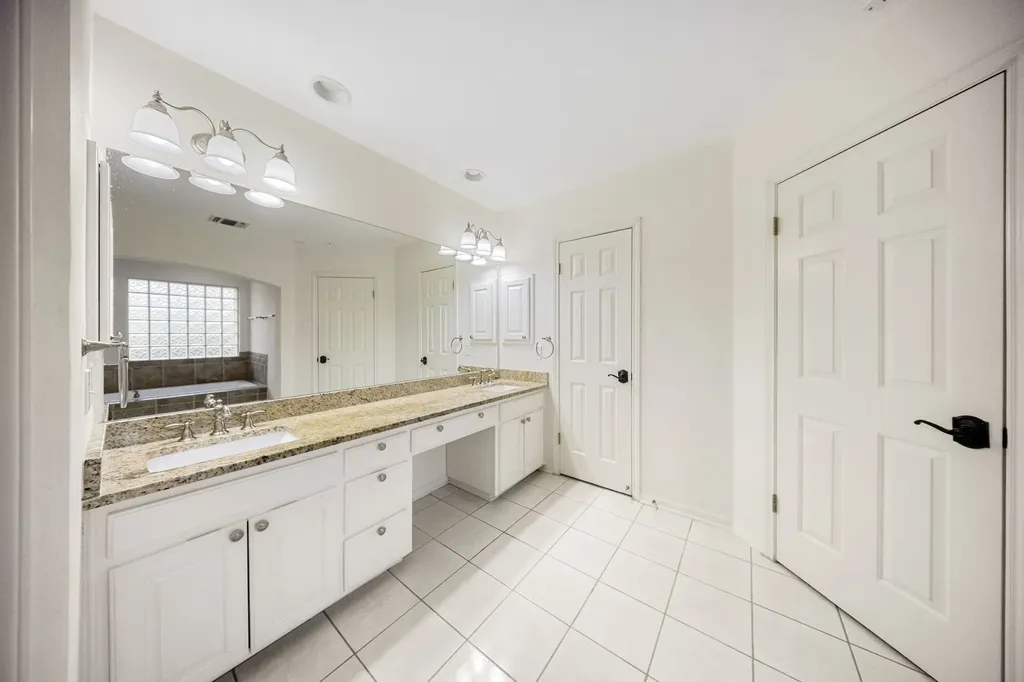 2231 Bentoak Hollow San Antonio TX 78248